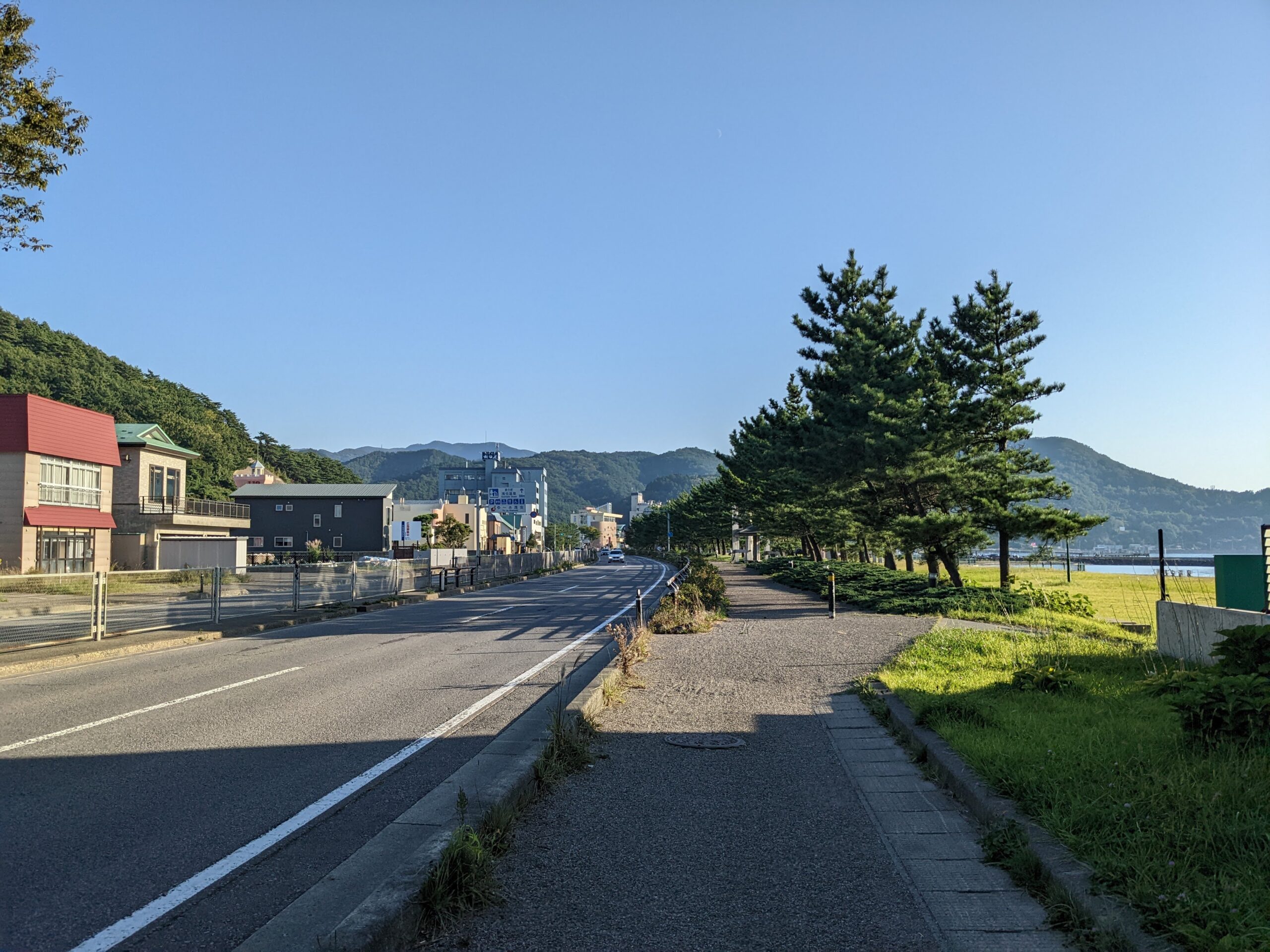 国道を渡ってサンセットビーチへ